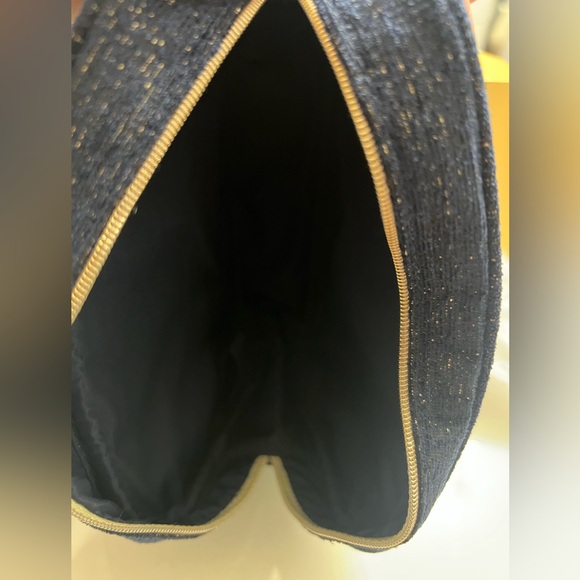 CHANEL New Navy cosmetic bag - Picture 8 of 8